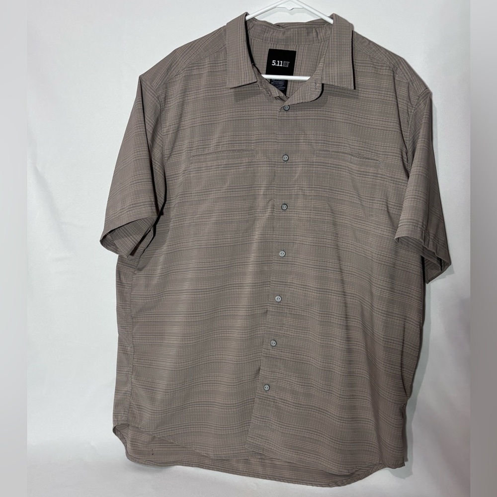 5.11 Tactical Series Mens Button Down Shirt Vented Inner Pockets Khaki Size XL